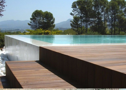 Piscina desbordante
