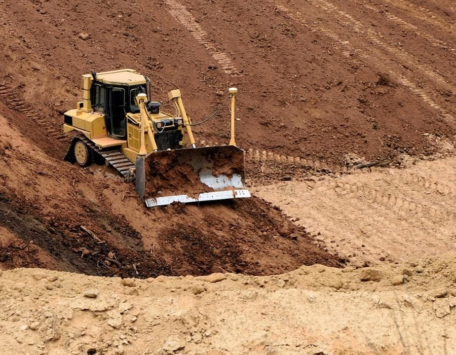 Movimiento de tierras con maquinaria en la provincia de Barcelona
